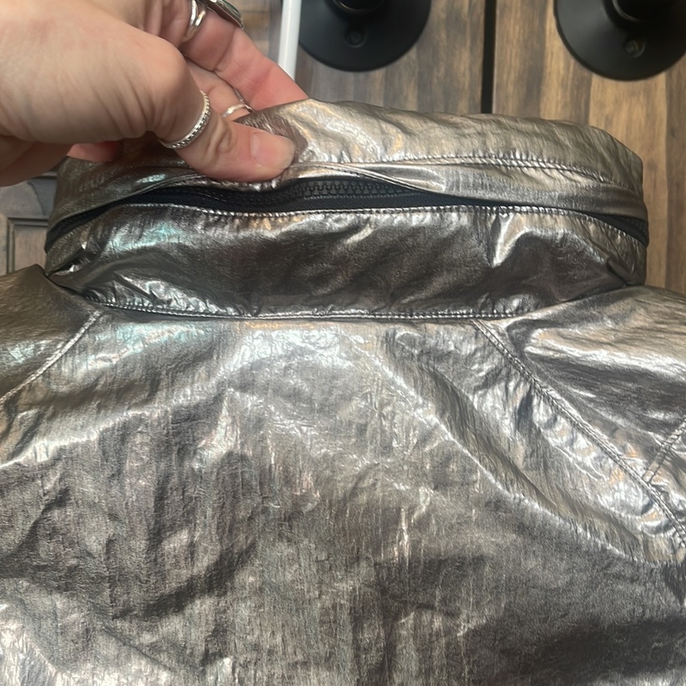 Ivivvia Jacket - Picture 5 of 11